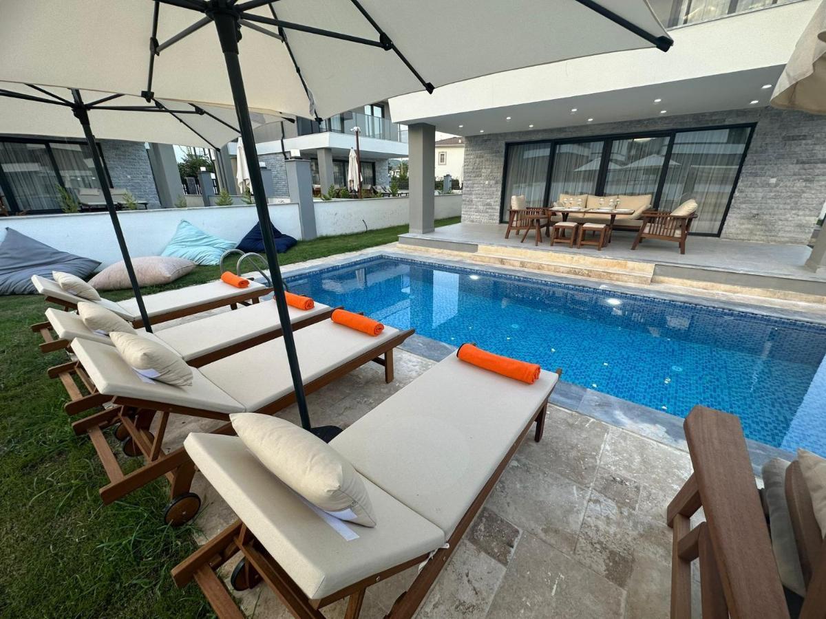 Villa Amy Villas *
